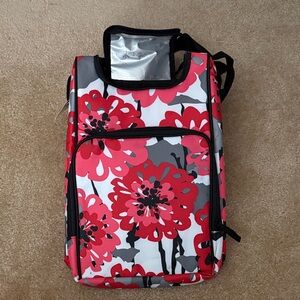 Brand new with tags Thirty One Pack n’ Pour Thermal in the Bold Bloom pattern
